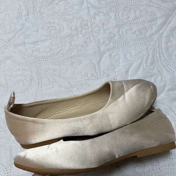 Kailee P Satin Fancy Flats - Picture 7 of 8